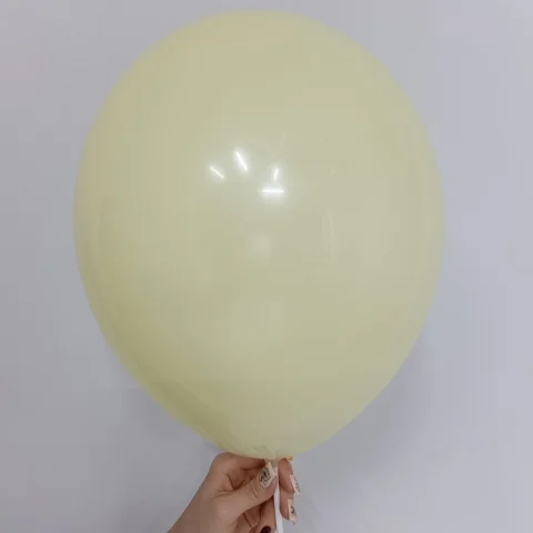 Желтый макарунс пастель