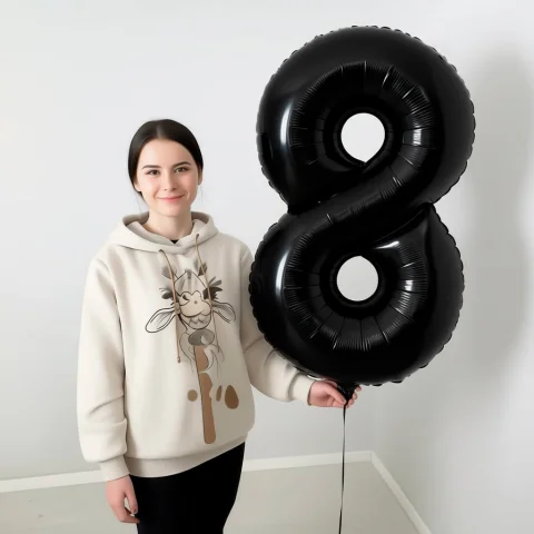 Черная фольгированная цифра, 8