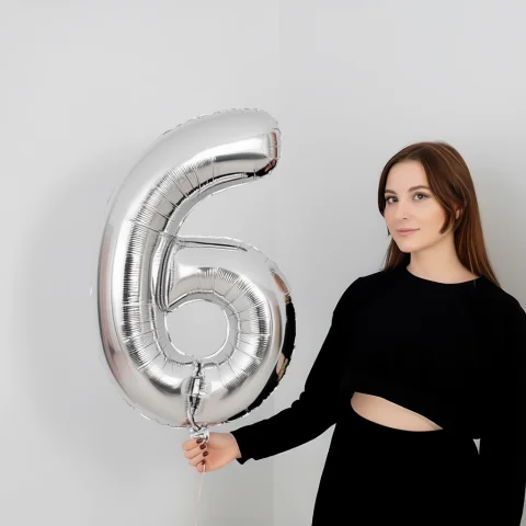 Серебряная фольгированная цифра 6