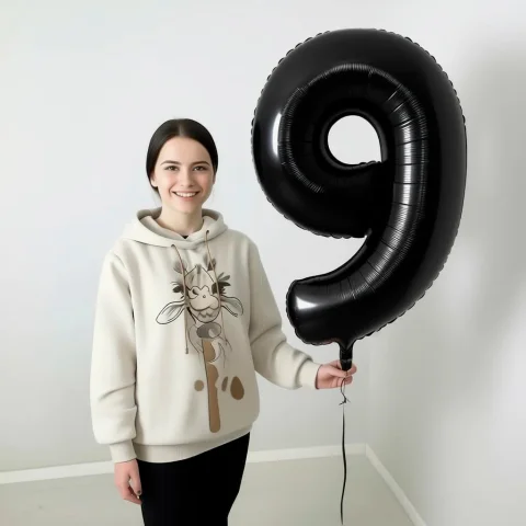 Черная фольгированная цифра, 9