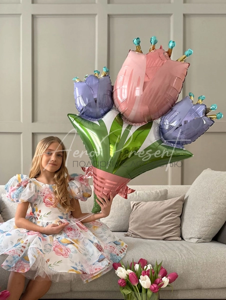 Большой фольгированный букет тюльпанов