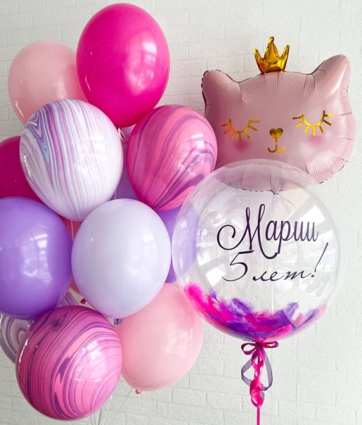 Набор со спящей кошечкой-принцессой и большим букетом