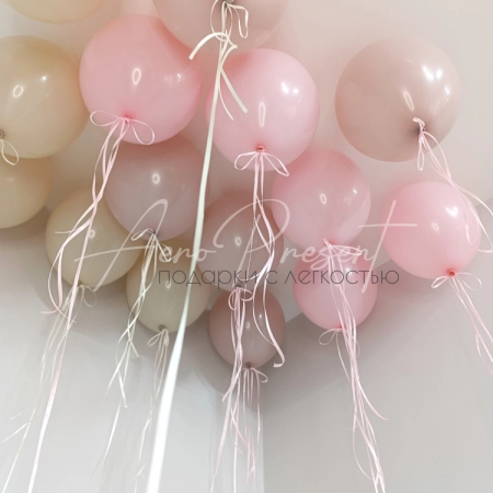 Шары на атласной ленте с бантиками