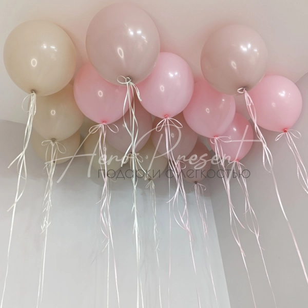 Шары на атласной ленте с бантиками Шары на атласной ленте с бантиками