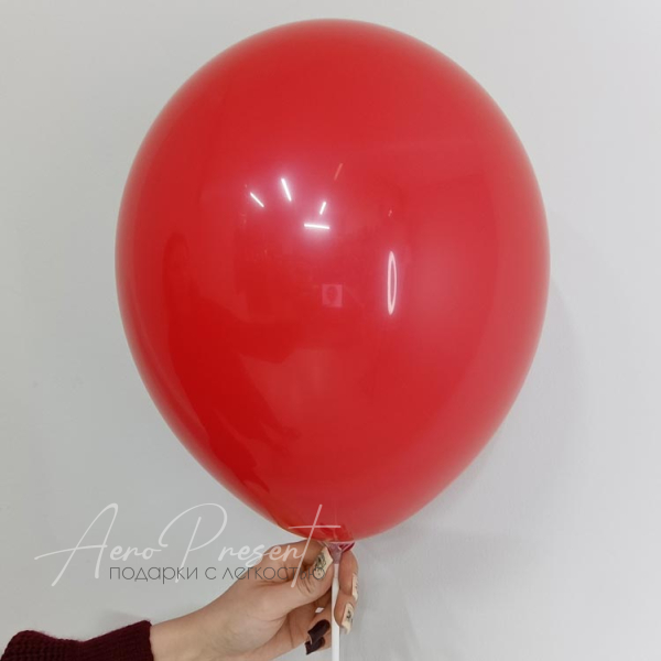 Красный матовый шар