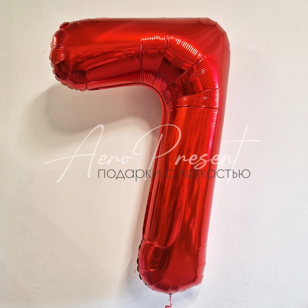 Красная фольгированная цифра 7