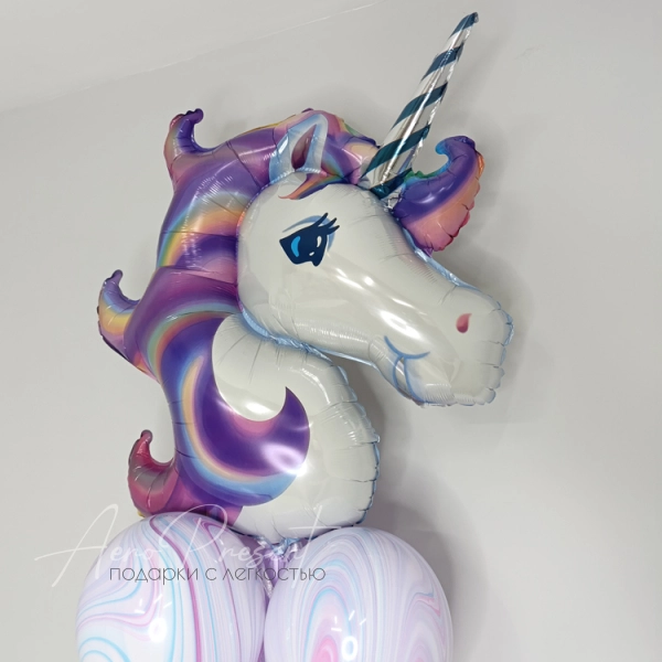 Нежный единорог с мрамором