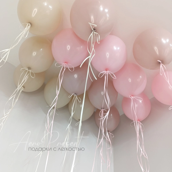 Шары на атласной ленте с бантиками