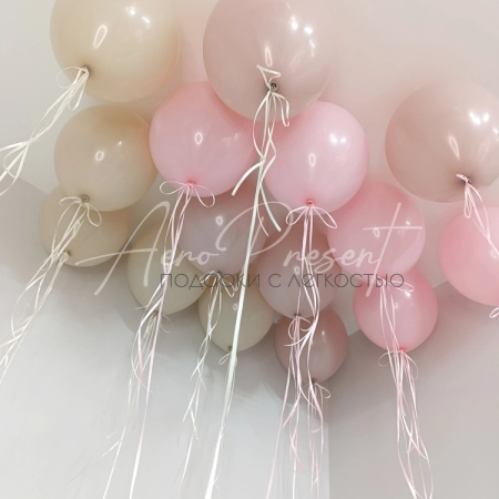 Шары на атласной ленте с бантиками