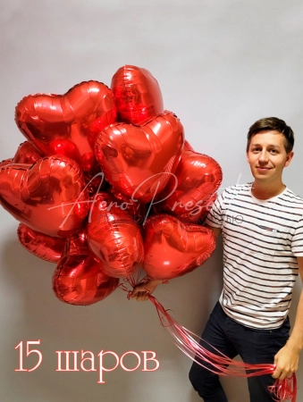 Красные фольгированные сердца