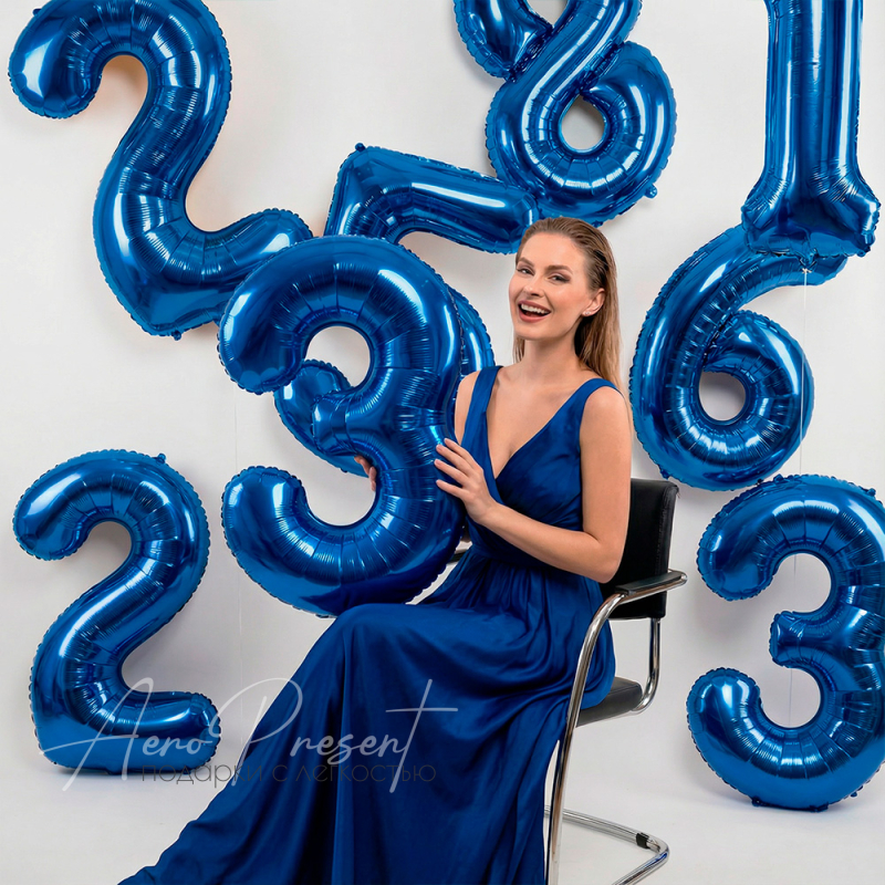 Синяя фольгированная цифра