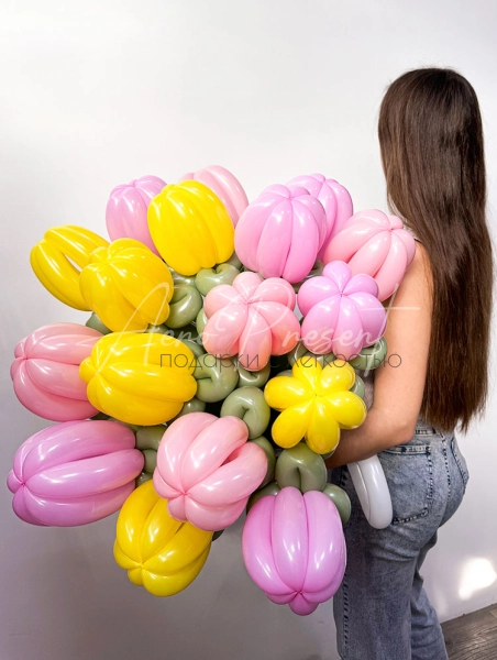 Букет из 17 тюльпанов "Весеннее очарование"