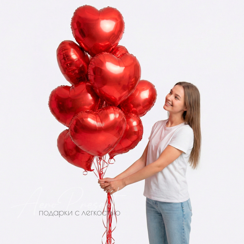 Красные фольгированные сердца
