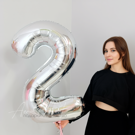 Серебряная фольгированная цифра 2