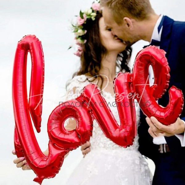 Надпись "LOVE" Надпись "LOVE"