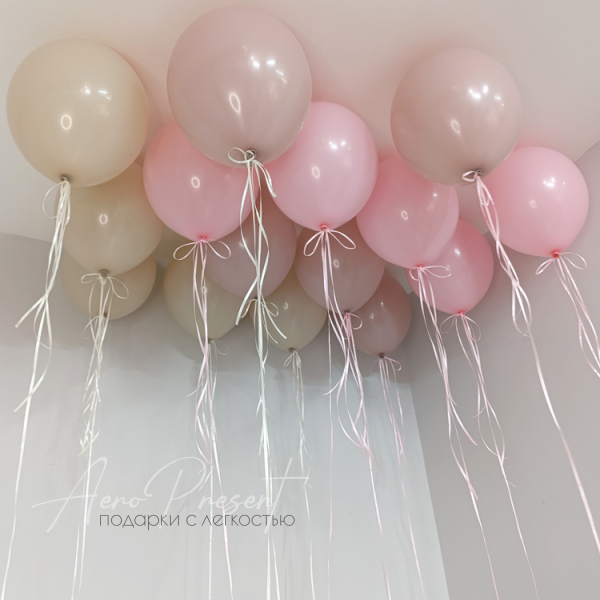 Шары на атласной ленте с бантиками