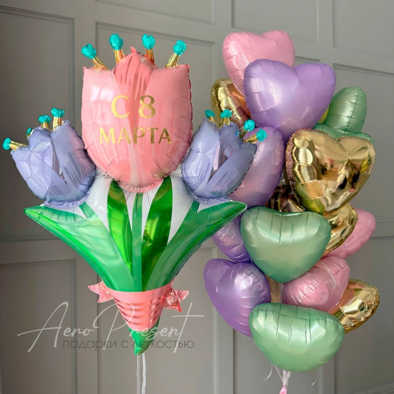 Огромная охапка сердец и большой букет тюльпанов