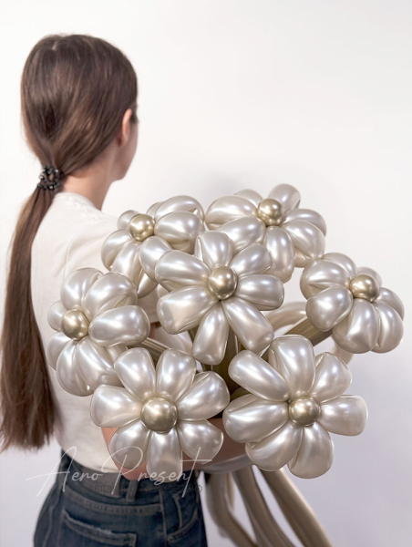 Букет из 7 ромашек "Жемчужная нежность"