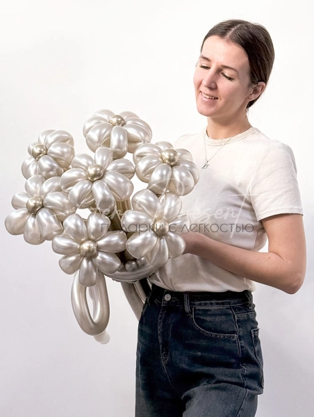 Букет из 7 ромашек "Жемчужная нежность"